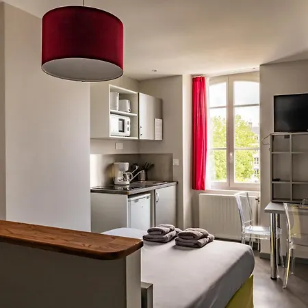 Aparthotel Smart Republique 2*