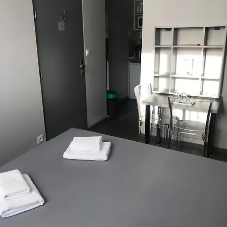 Smart République Apartahotel 3*