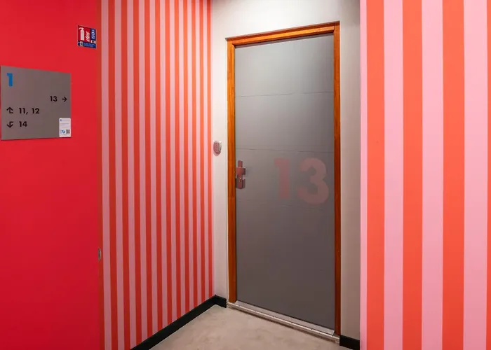 Aparthotel Smart Republique 3*